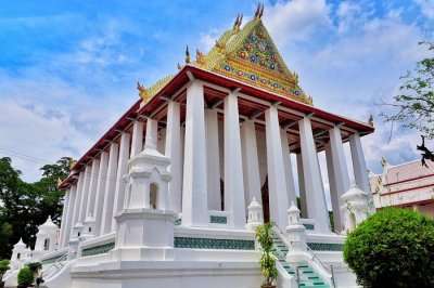 Amazing wat chaloem phra kiat