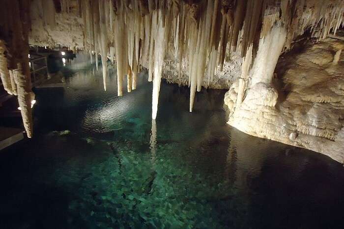 crystal caves in Bermuda