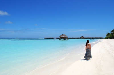 https://assets.traveltriangle.com/blog/wp-content/uploads/2019/01/Bikini-in-Maldives.jpg?tr=w-400