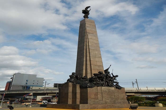 Bonifacio Circle Monumento