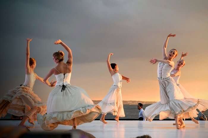 women dancing