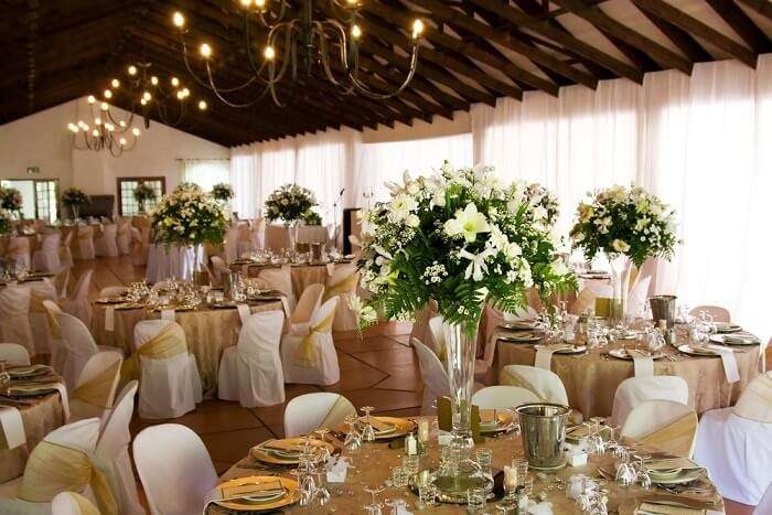 15 Wedding Venues In Madrid For A, Rustic Chandelier Wedding Venue Boadilla