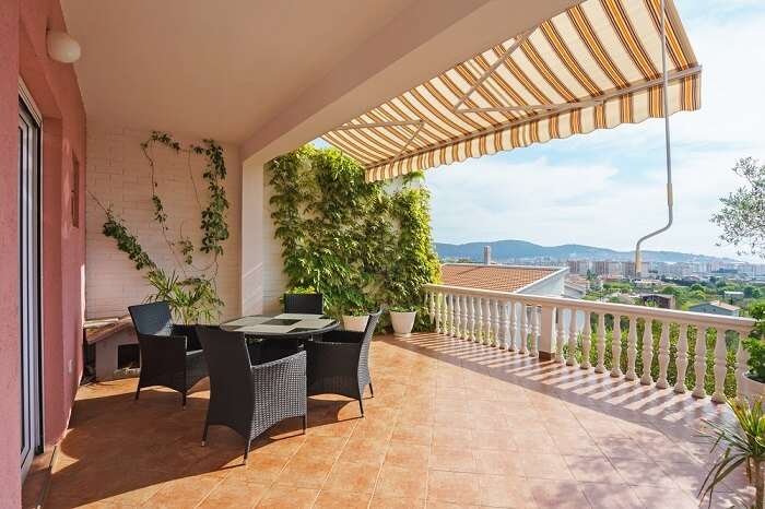 Montenegro Villas (Cover)