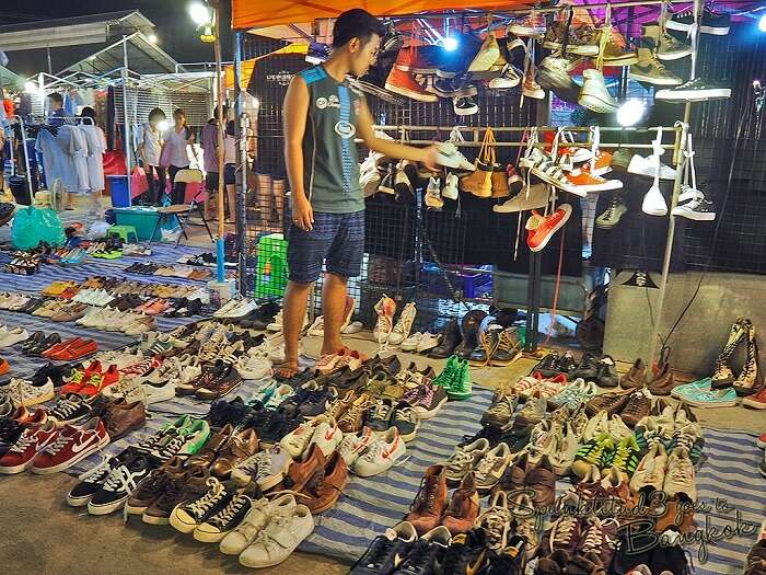 Pratunam Night Market – Shopping in Bangkok at Night