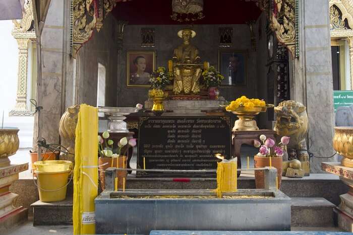 Somdet Phra Chao Taksin Shrine