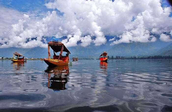 Visit one of the best honeymoon places in India in summer, Srinagar in Kashmir