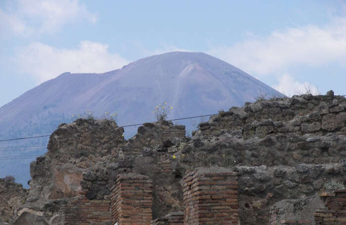 Visit Mount Vesuvius And Pompeii