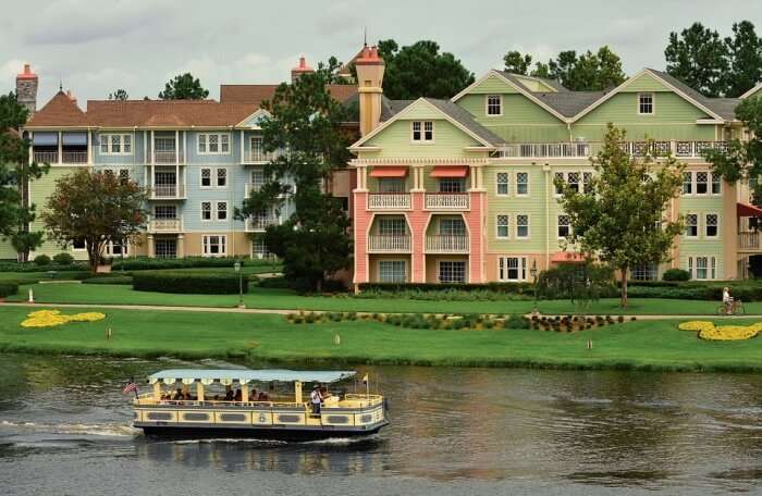  Water Taxi