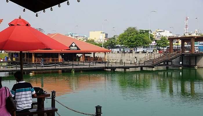 pettah floating market