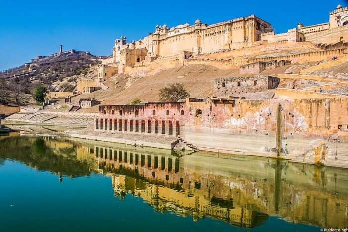 Enjoy a panoramic view from Amer Fort, one of the famous historical places in India