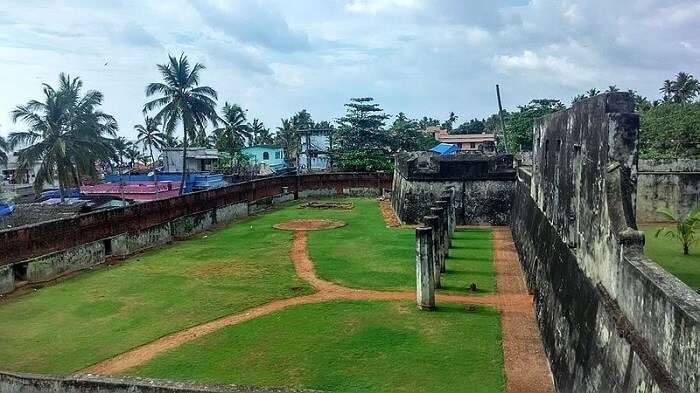 Anchuthengu_Fort