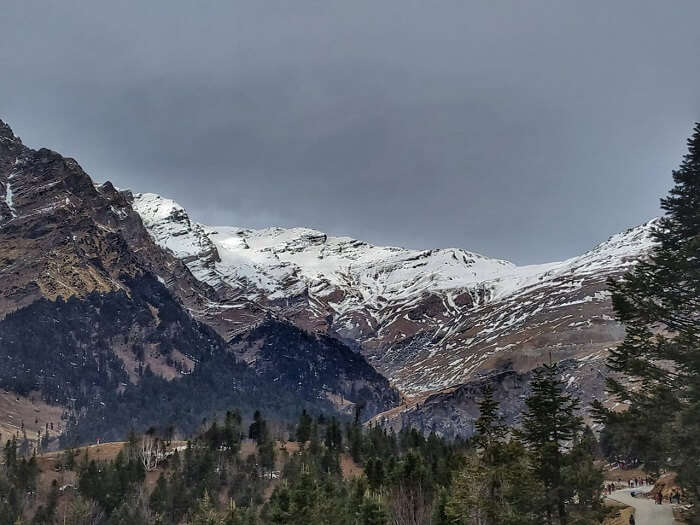 picturesque setting of Solang valley 