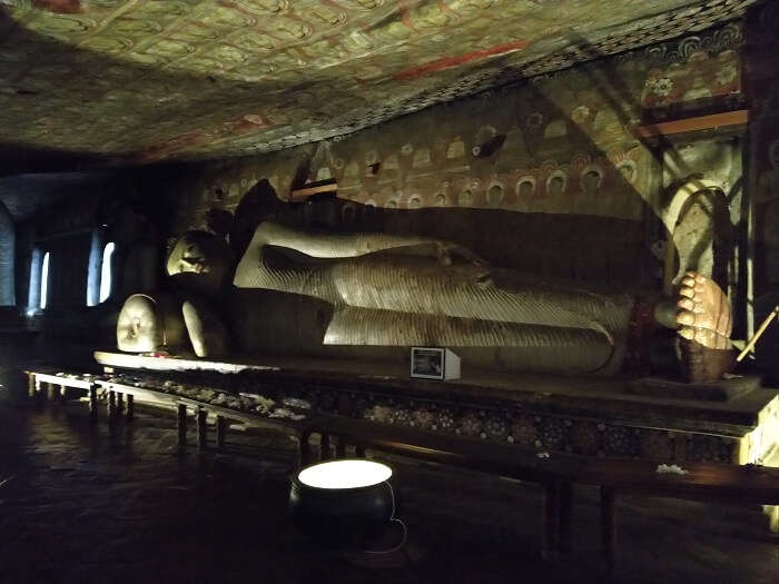 lord buddha statues in cave