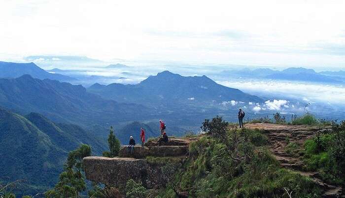 places to see near Munnar
