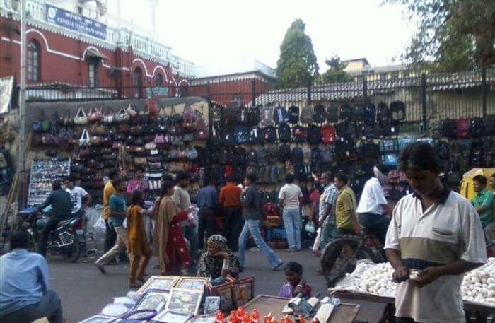 Lal Darwaza Market