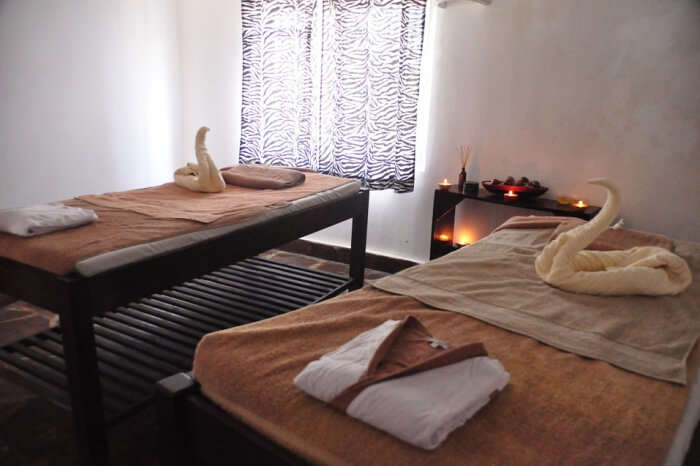 Massage At Couple's Spa