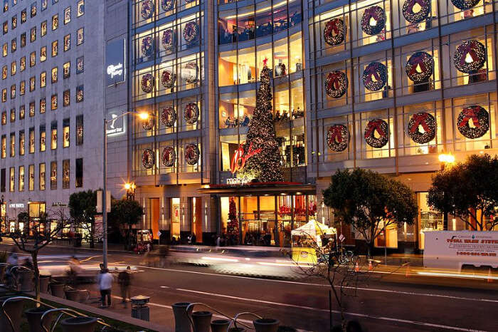 Explore Union Square, San Francisco's Upscale Shopping Hub