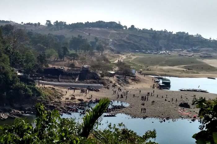 saw the Bangladesh border 