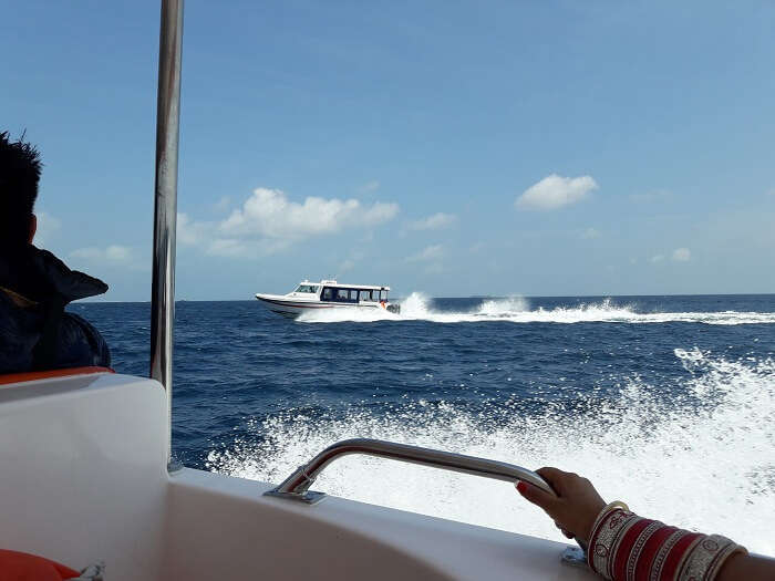 get on the speed boat to have the thrilling experience