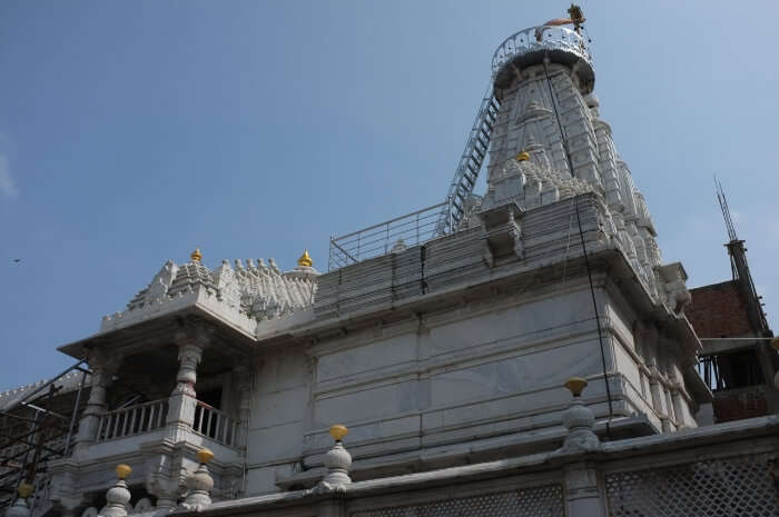Adeeswar Temple