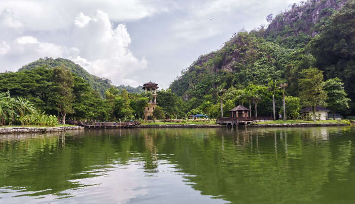 Gunung Lake