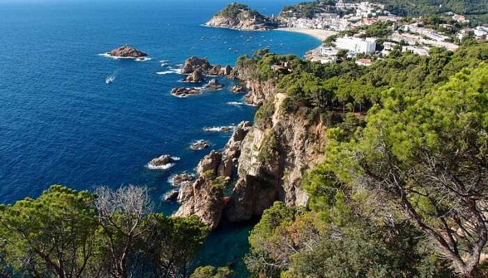 planning for a trip to Costa Brava can give you the pleasant weather. 