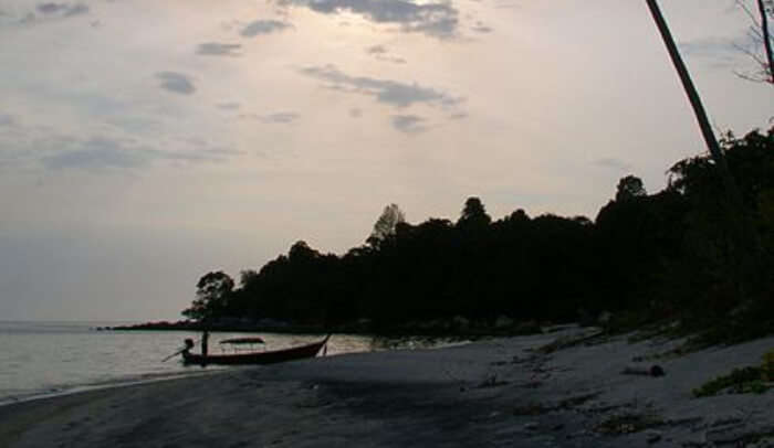 Hike to Koh Adang Mountain