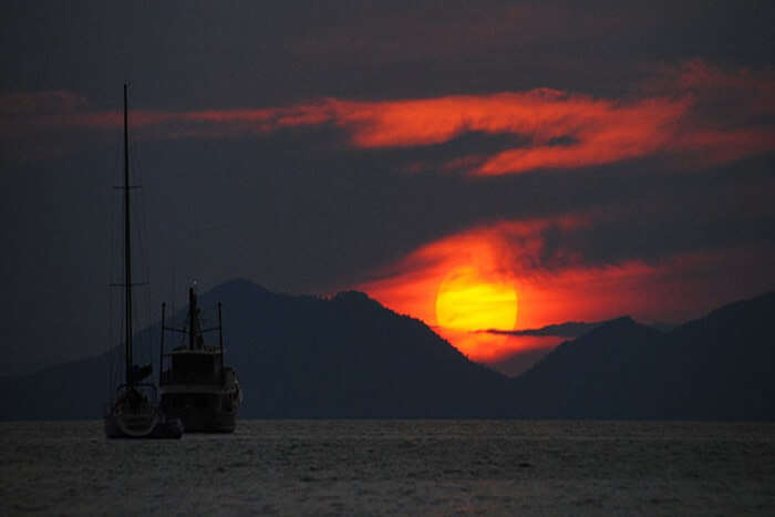 Watch Sunset At Railay West