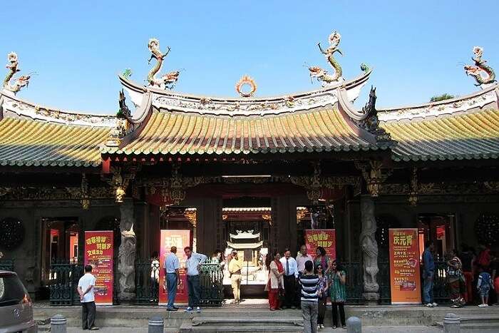 popular temple in Singapore