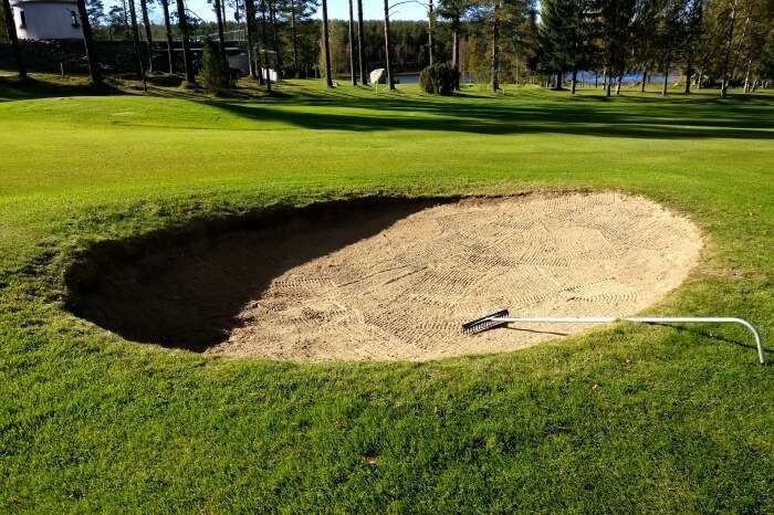 Sand bunker golf