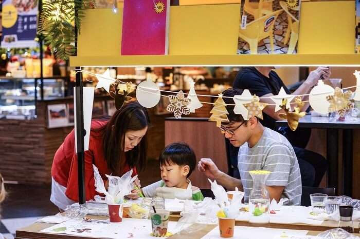 Kid baking at a cafe