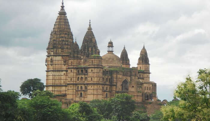 About Chaturbhuj Temple