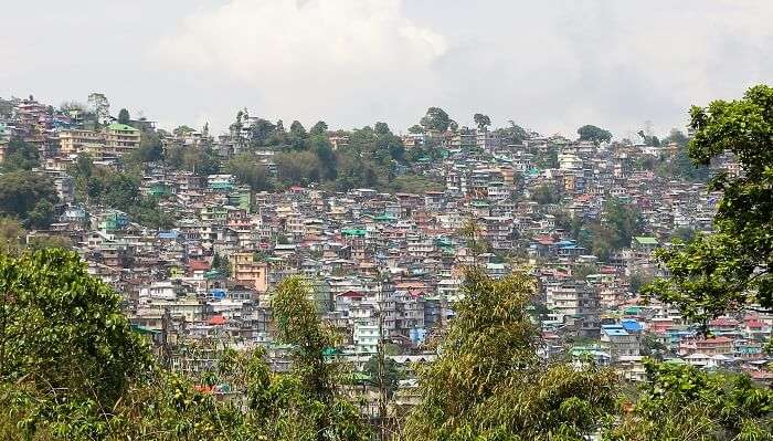 Kalimpong is known for its majestic valleys and is one of the best places to visit in November in India