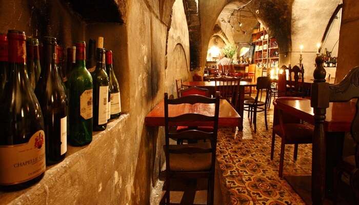 Yoezer Wine Bar