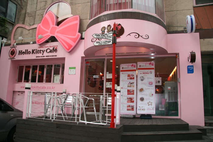 hello kitty cafe