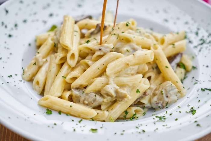 White sauce pasta