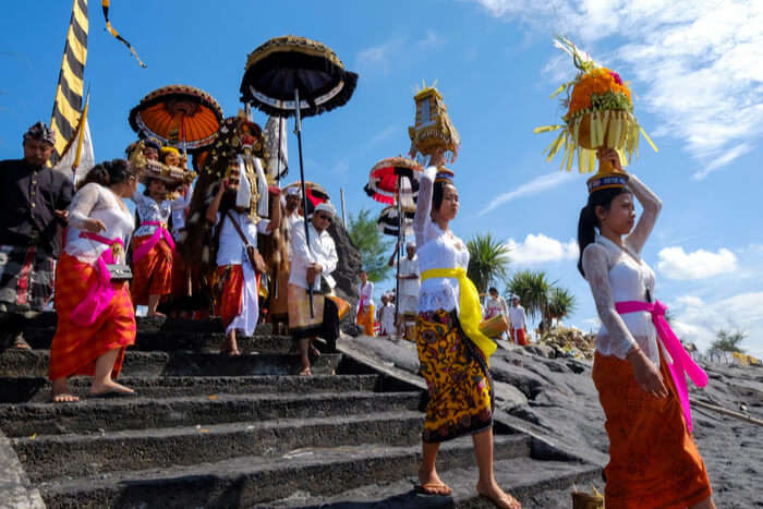 devotees in bali