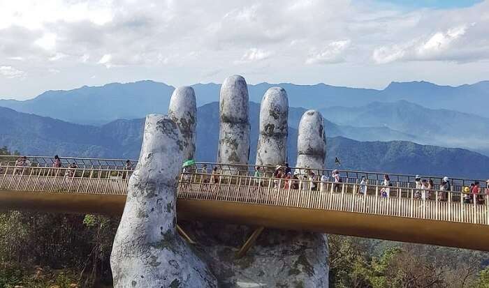 visited the Golden Hands Bridge 