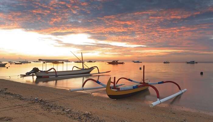 boats at the Lovina beach