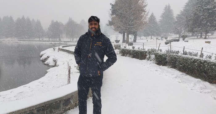 Witness Snowfall in Kashmir