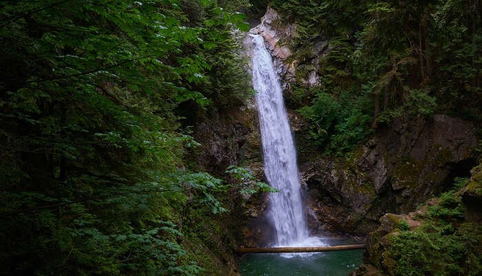 Otonashi-no-Taki Fall