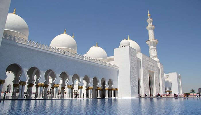 Sheikh Zayed Grand Mosque Centre – Admire The Religious Place