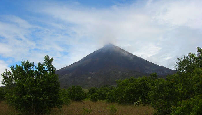 arenal volcano