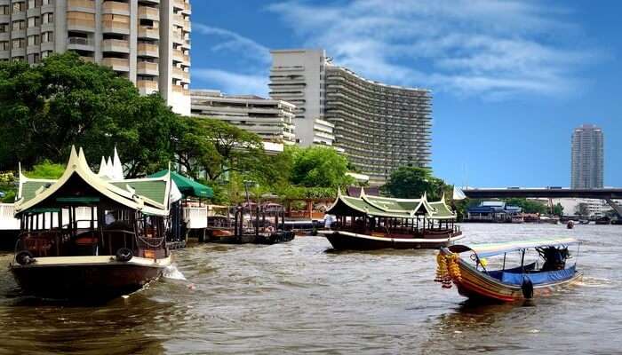 Wan_Fah_Chao_Phraya_Riverboat_Cruise