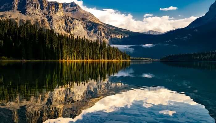 Lake Scenic Landscape Mountains Reflections Canada