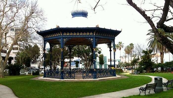 Victoria_Park_bandstand