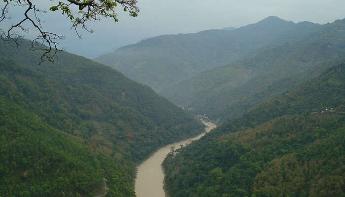 Go River Rafting In The Teesta River in Darjeeling in Winter