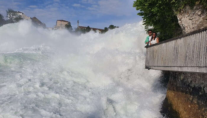 water hitting the mighty rocks