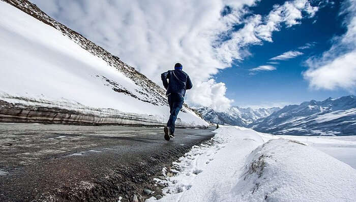 A spectacular view of Rohtang_La which connects two of the most significant valleys of Himachal Pradesh