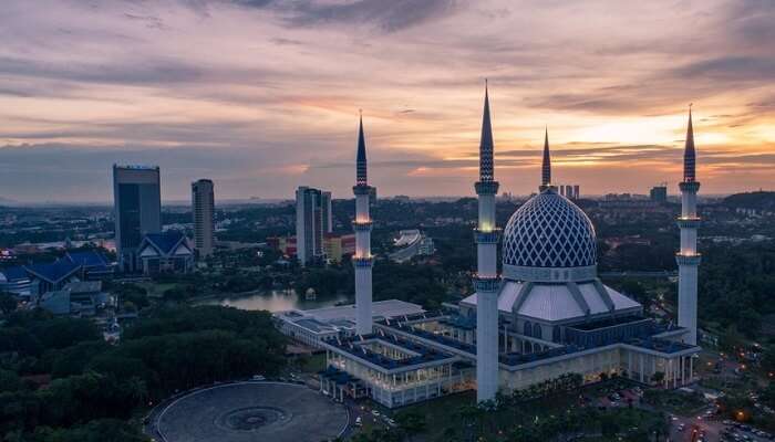 Shah Alam With Family Cover BAAP